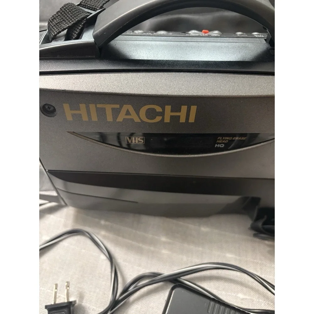 Hitachi 2900A Camcorder With Bag, Battery Charger And Battery- Parts Only!!!